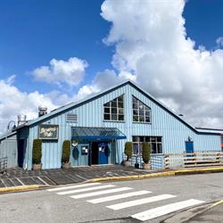 Breakers Pub