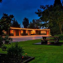 Arbutus Grove Motel