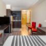 Single with Full Kitchen Single with Full Kitchen