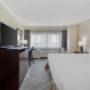 One Queen Guest Room One Queen Guest Room
