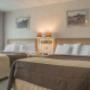 Spacious room with queen beds Spacious room with queen beds