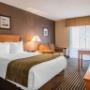 Guest room with queen bed Guest room with queen bed