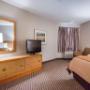 Spacious guest room Spacious guest room