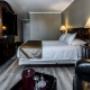 Guest room with queen bed(s) Guest room with queen bed(s)