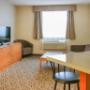 Spacious suite with dining area Spacious suite with dining area