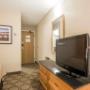 Spacious room with flat-screen television Spacious room with flat-screen television