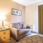 Guest room with queen bed Guest room with queen bed