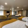 Suite with queen bed(s) Suite with queen bed(s)