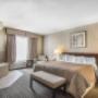 King suite with whirlpool bathtub King suite with whirlpool bathtub