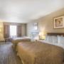 Spacious room with queen beds Spacious room with queen beds