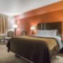 Guest room with queen bed Guest room with queen bed