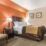 Guest room with queen bed Guest room with queen bed