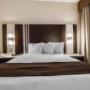 Guest room with queen bed Guest room with queen bed
