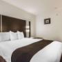 Guest room with queen bed Guest room with queen bed