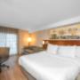 Drive Up King bed Room Drive Up King bed Room