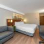 Drive Up King bed Room Drive Up King bed Room
