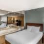 Guest room with queen bed(s) Guest room with queen bed(s)