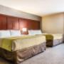 Spacious room with queen beds Spacious room with queen beds