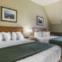 Spacious room with queen beds Spacious room with queen beds