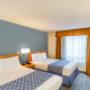 Spacious room with queen beds Spacious room with queen beds