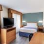 Guest room with queen bed(s) Guest room with queen bed(s)