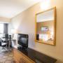 Spacious room with flat-screen television Spacious room with flat-screen television
