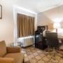 Guest room with microwave and refrigerator Guest room with microwave and refrigerator