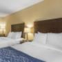 Guest room with queen bed(s) Guest room with queen bed(s)