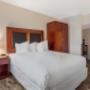 Guest room with queen bed(s) Guest room with queen bed(s)