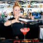 Seul(e) ou en groupe, quoi de mieux que de déguster votre boisson préférée au Bar G? Nous vous assurons de passer un moment des plus agréables dans une ambiance chaleureuse et décontractée. Seul(e) ou en groupe, quoi de mieux que de déguster votre boisson préférée au Bar G? Nous vous assurons de passer un moment des plus agréables dans une ambiance chaleureuse et décontractée.
