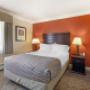 Queen Apartment with Kitchen and Sofabed Queen Apartment with Kitchen and Sofabed