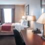 Guest room with queen bed Guest room with queen bed