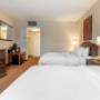 Guest room with queen bed(s) Guest room with queen bed(s)