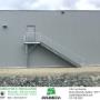 Fabrication et installation d'un escalier en acier galvanisé. Secteur Commercial Fabrication et installation d'un escalier en acier galvanisé. Secteur Commercial