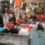 Chargé par visiteur le 2017-07-28 - International Clothiers West Edmonton Mall Chargé par visiteur le 2017-07-28 - International Clothiers West Edmonton Mall