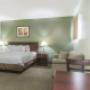 Spacious guest room Spacious guest room