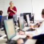 Des cours de jour, de soir et de fin de semaine sont aussi possibles grâce à la panoplie de formation offerte par l’équipe d’experts du Centre de formation continue. Des cours de jour, de soir et de fin de semaine sont aussi possibles grâce à la panoplie de formation offerte par l’équipe d’experts du Centre de formation continue.