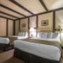 Spacious room with queen beds Spacious room with queen beds