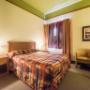 Guest room with queen bed Guest room with queen bed