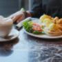 Chargé par visiteur le 2016-12-16 - eggs benedict with cuppacinno Chargé par visiteur le 2016-12-16 - eggs benedict with cuppacinno