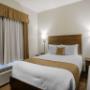 Suite with queen bed Suite with queen bed