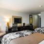 Spacious room with queen beds Spacious room with queen beds