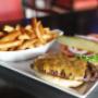 Chargé par visiteur le 2016-12-16 - cheeseburger and fries Chargé par visiteur le 2016-12-16 - cheeseburger and fries