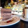 Chargé par visiteur le 2016-12-16 - triple layer chocolate cake and latte Chargé par visiteur le 2016-12-16 - triple layer chocolate cake and latte