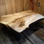 Chargé par visiteur le 2017-10-31 - Maple live edge coffee table with metal legs Chargé par visiteur le 2017-10-31 - Maple live edge coffee table with metal legs