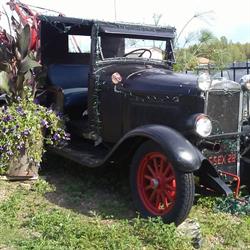 Gracie D's Antiques Collectibles & Giftware
