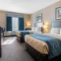 Spacious room with queen beds Spacious room with queen beds