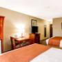 Spacious room with queen beds Spacious room with queen beds