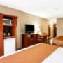 Spacious room with queen beds Spacious room with queen beds