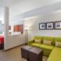 Spacious room with queen beds Spacious room with queen beds